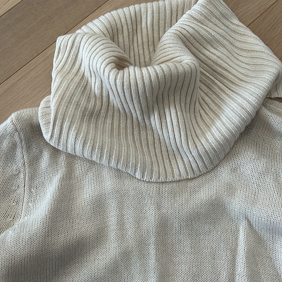 H&M Knit Dress. Size Small - Picture 2 of 5
